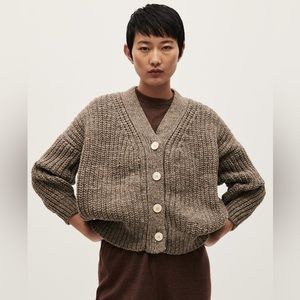 Babaa Cardigan no. 19 in Dark Mist Gray Chunky Thick 100% Spanish Wool